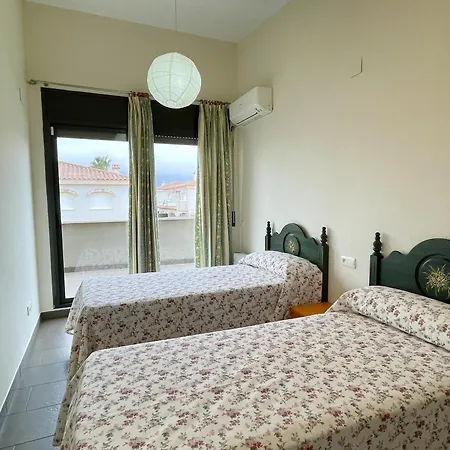 Con Patio Privado, Piscina Comunitaria Y Aire Acondicionado - Es-9-170 Сasa de vacaciones Les Planes del Rei