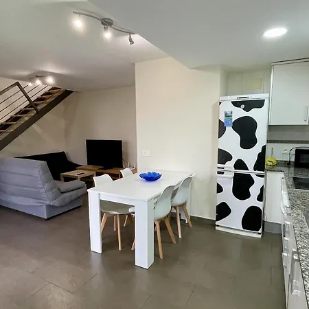Сasa de vacaciones Con Patio Privado, Piscina Comunitaria Y Aire Acondicionado - Es-9-170