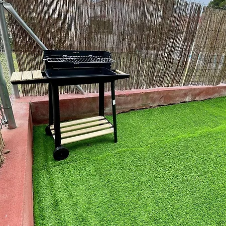 Con Patio Privado, Piscina Comunitaria Y Aire Acondicionado - Es-9-170 *