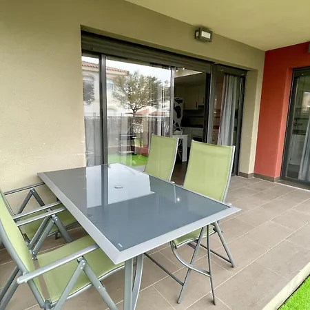 Сasa de vacaciones Con Patio Privado, Piscina Comunitaria Y Aire Acondicionado - Es-9-170