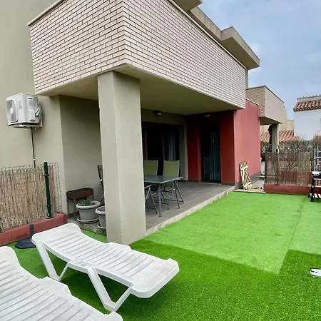 Holiday home Con Patio Privado, Piscina Comunitaria Y Aire Acondicionado - Es-9-170 *