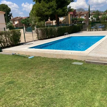 Con Patio Privado, Piscina Comunitaria Y Aire Acondicionado - Es-9-170